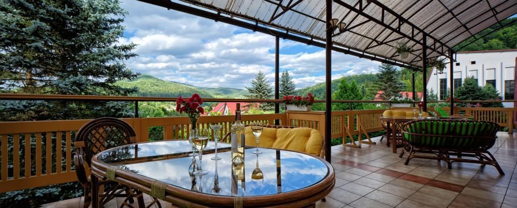 Karpaty Hotel Yaremche Exterior photo